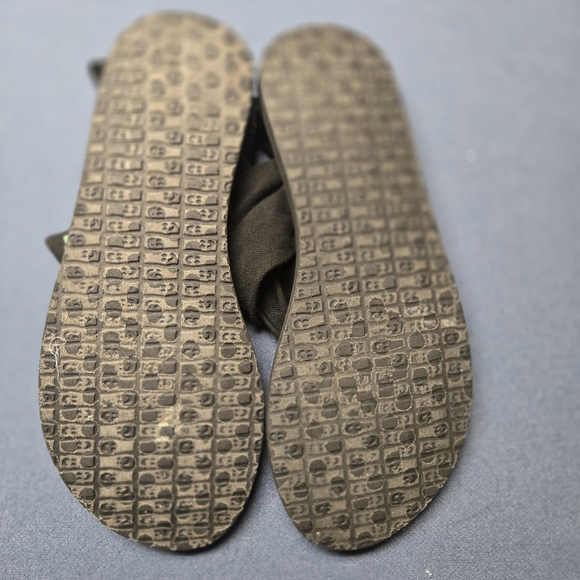 Sanuk Yoga Sling 2 Women's 6 Kids 4 Black Sandals Slip On Memory Foam Like New - Picture 4 of 4